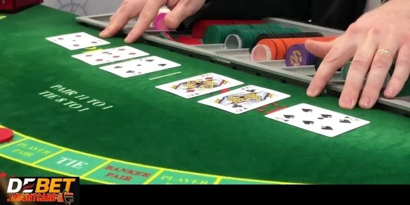 "Dealer's hand" trong game bài Baccarat có ý nghĩa gì?